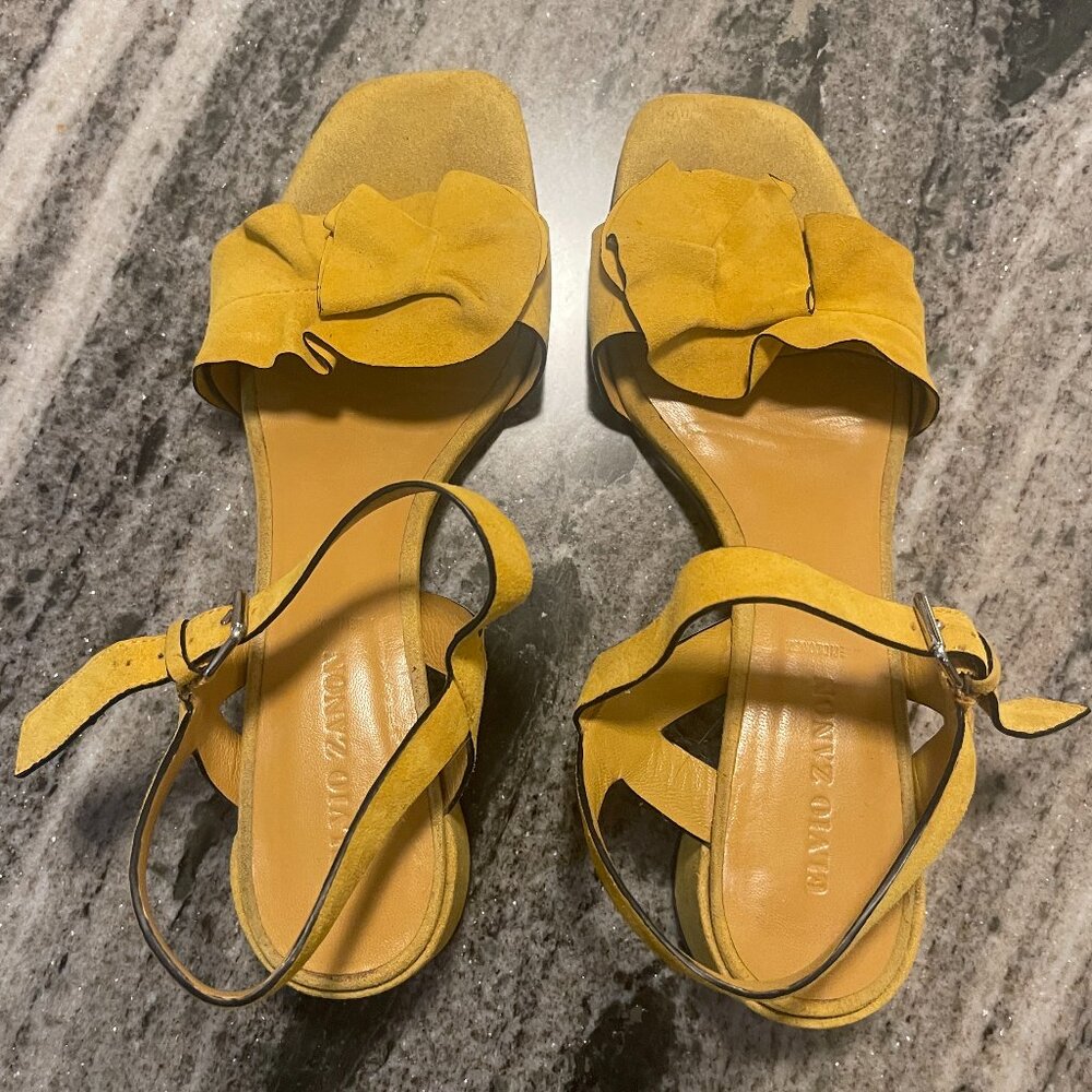 Elvio Zanon Yellow suede sandals from Anthropologies sz 40/10